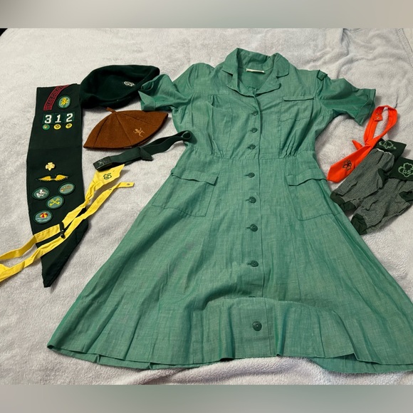 Vintage Dresses & Skirts - Vintage 1960’s Girl Scout Uniform with accessories